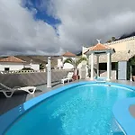 Villa Costa Adeje Willa *