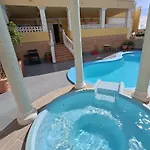 וילה Villa Costa Adeje אדחה